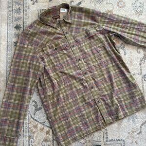 Brand new men’s large Patagonia Light Farrier Shirt in Buckhorn Green